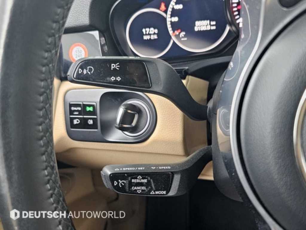 Porsche Cayenne — photo 17