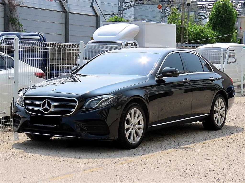 Mercedes-Benz E-Class — photo 02