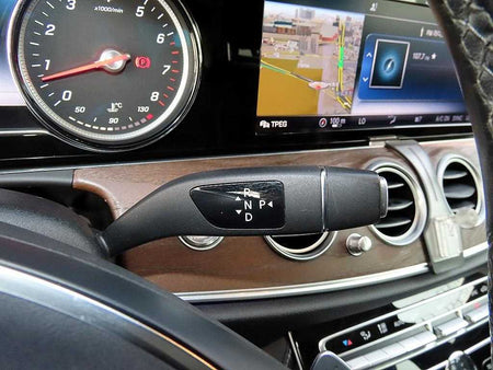 Mercedes-Benz E-Class — photo 10