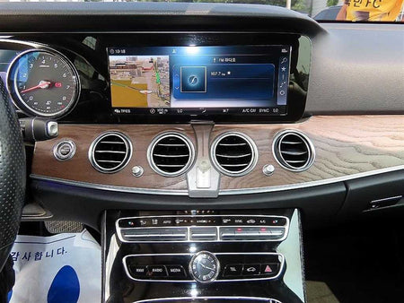 Mercedes-Benz E-Class — photo 14