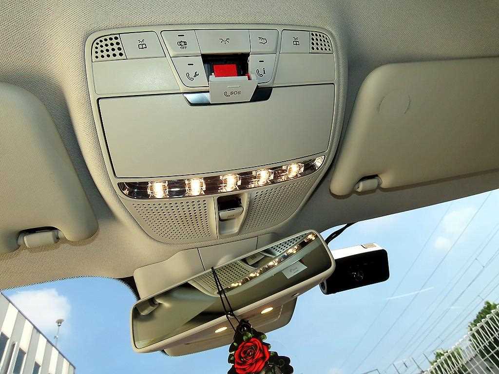 Mercedes-Benz E-Class — photo 15