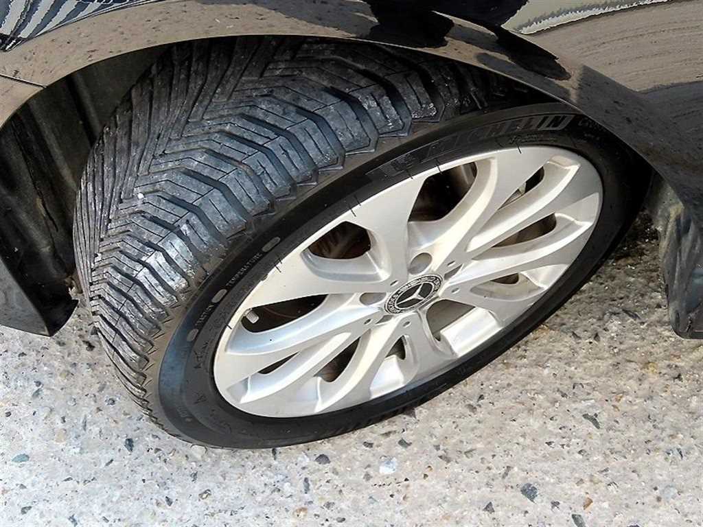 Mercedes-Benz E-Class — photo 20