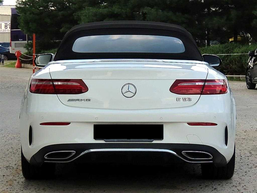 Mercedes-Benz E-Class — photo 04