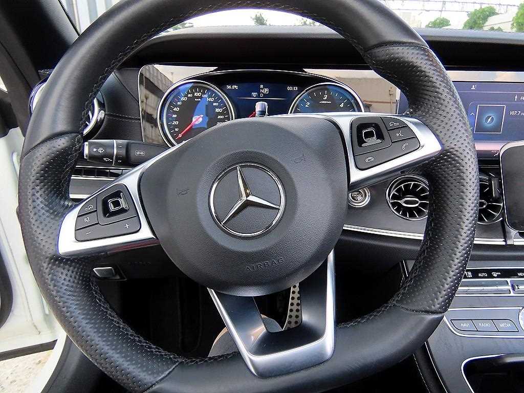 Mercedes-Benz E-Class — photo 13