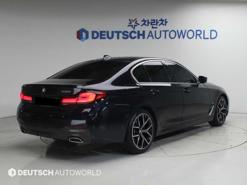 BMW 5-Series — photo 02