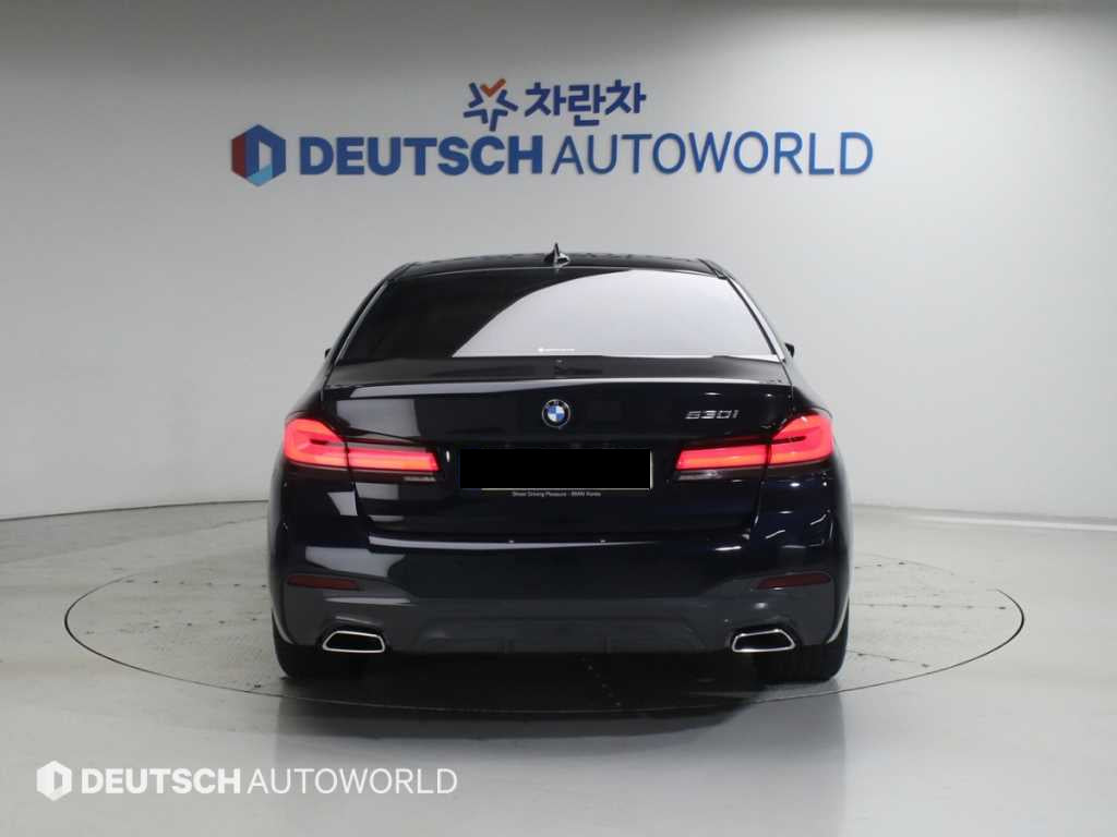 BMW 5-Series — photo 04