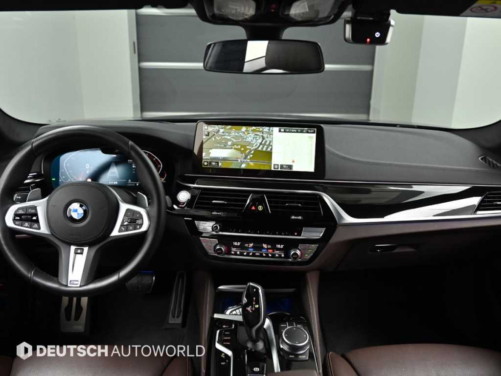 BMW 5-Series — photo 07