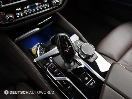 BMW 5-Series — photo 09