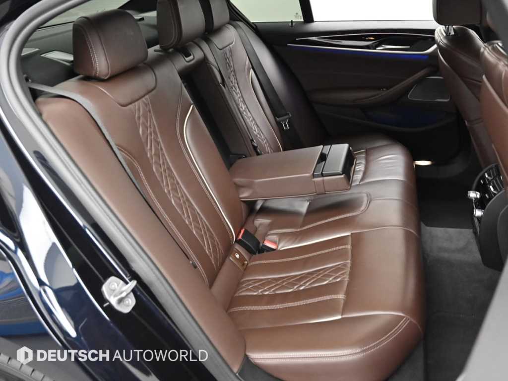BMW 5-Series — photo 12
