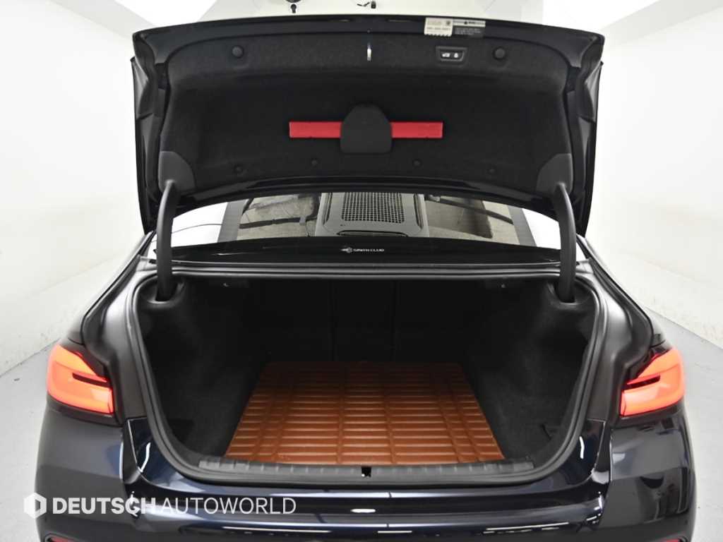 BMW 5-Series — photo 19