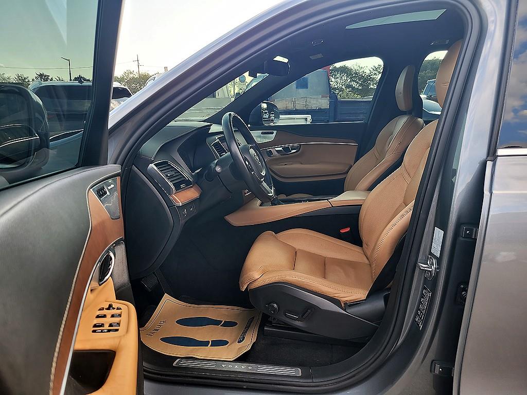Volvo XC90 — photo 06