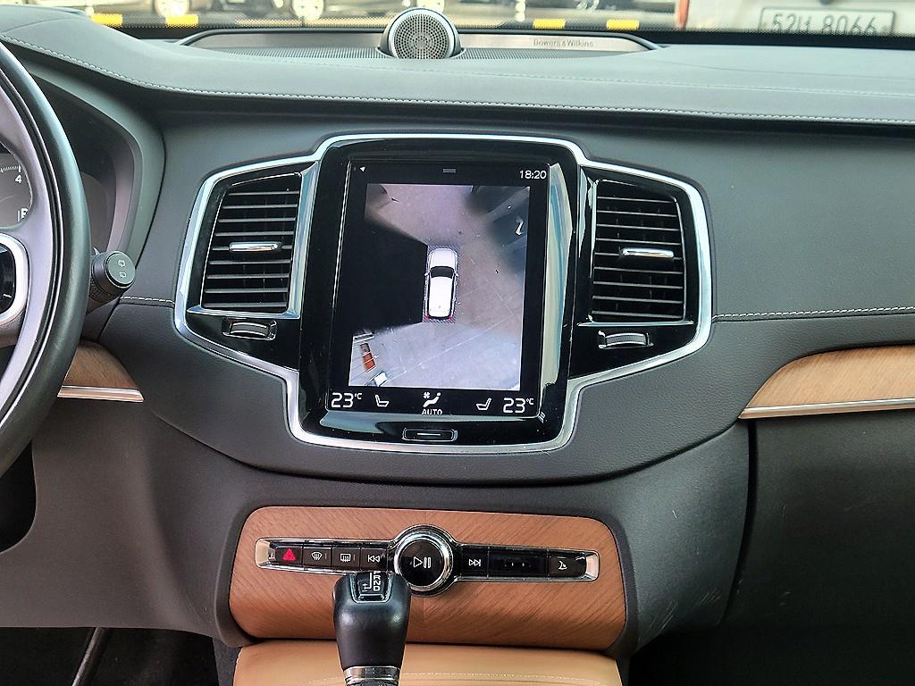 Volvo XC90 — photo 10