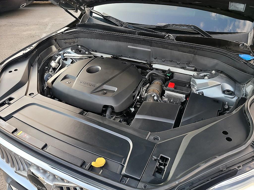 Volvo XC90 — photo 19