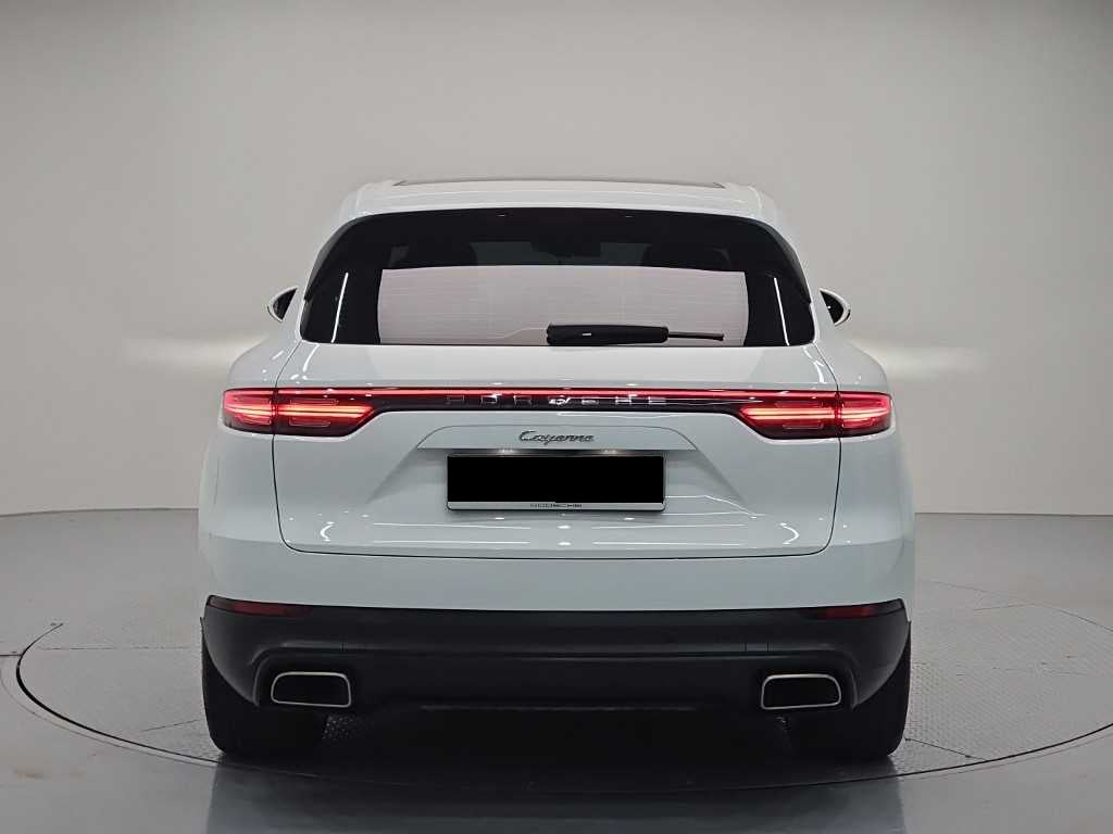Porsche Cayenne — photo 03