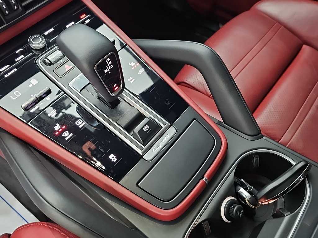 Porsche Cayenne — photo 08