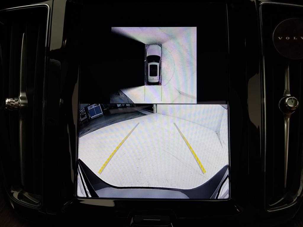 Volvo XC60 — photo 10