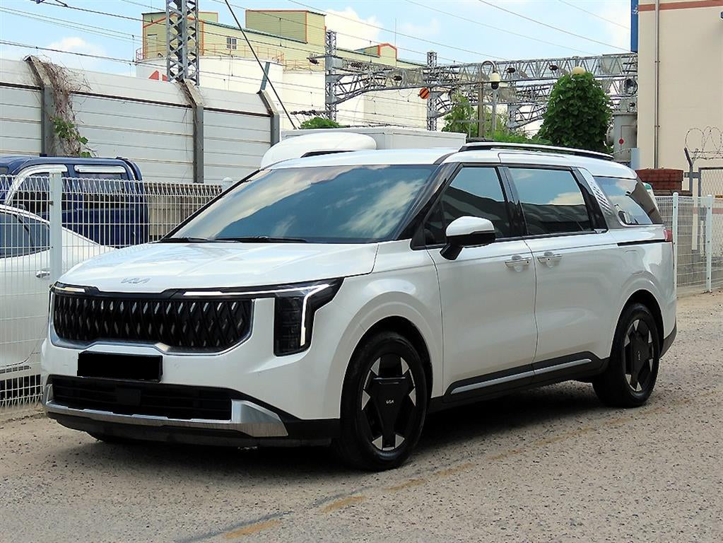 Kia Carnival — photo 02