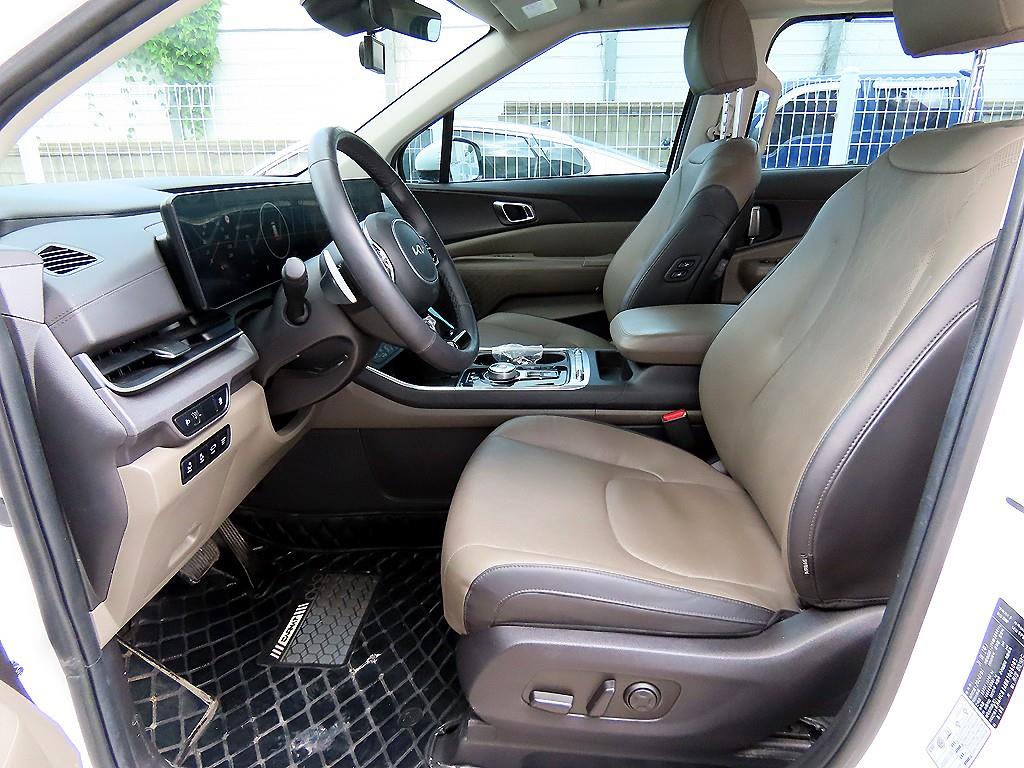 Kia Carnival — photo 05