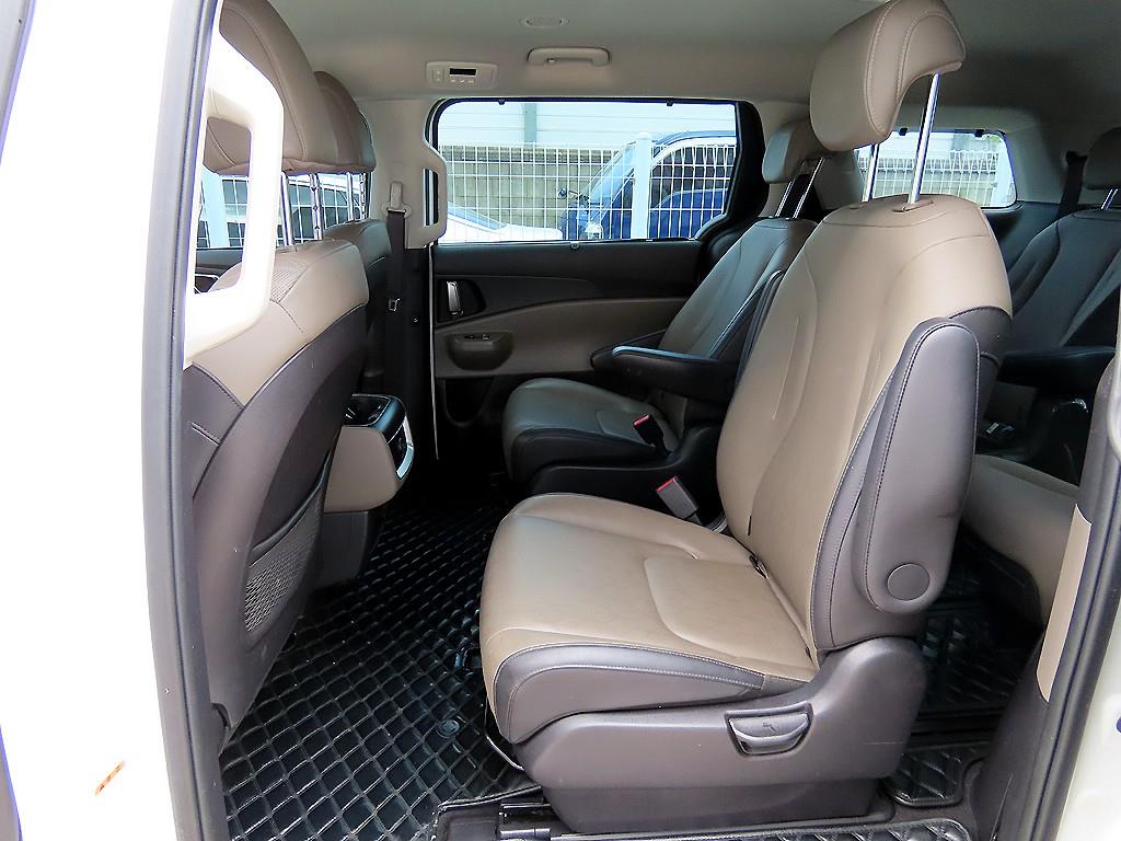 Kia Carnival — photo 06