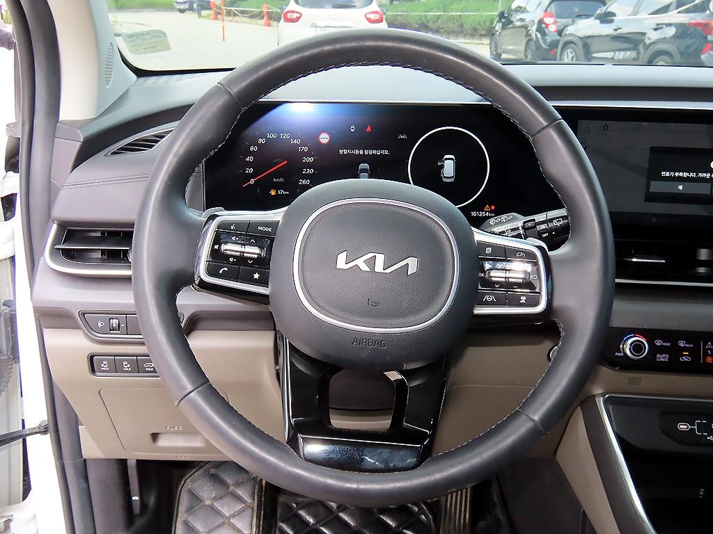 Kia Carnival — photo 09
