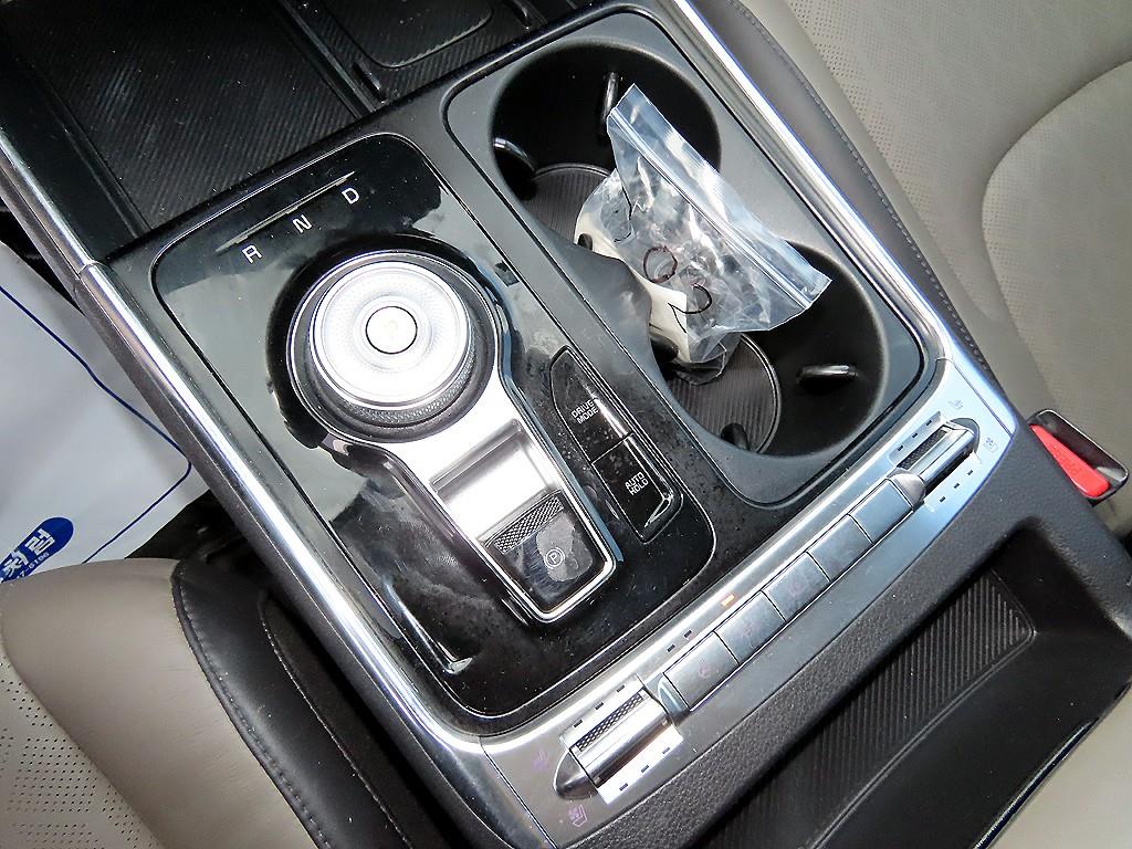 Kia Carnival — photo 11