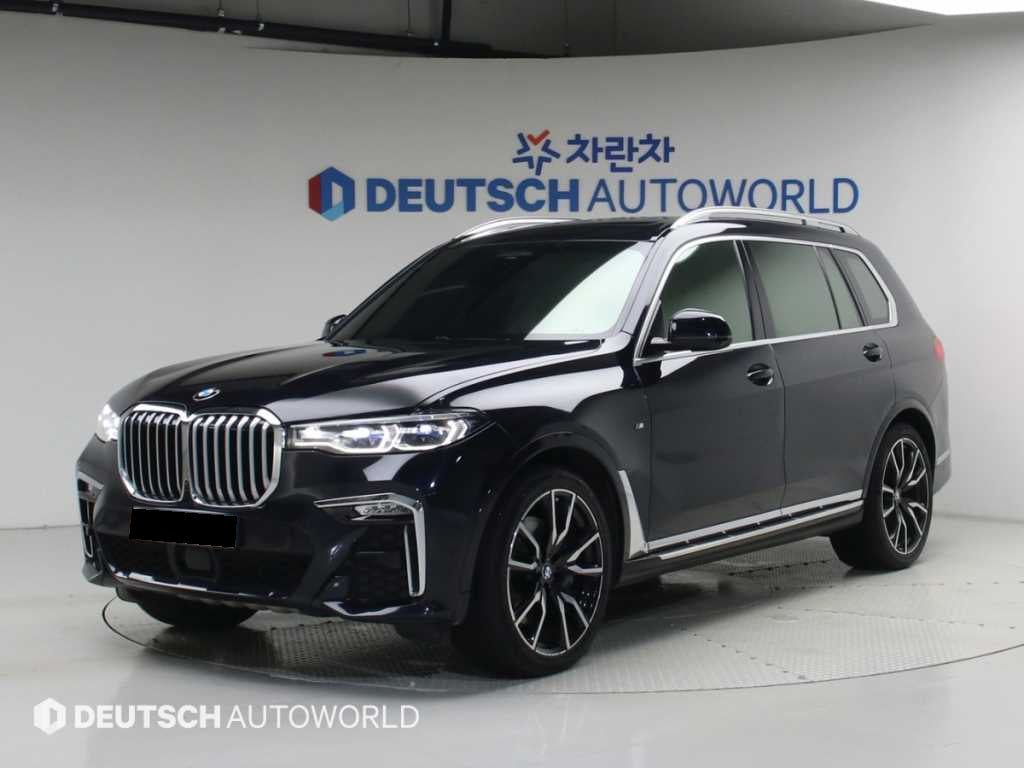 BMW X7 — photo 02