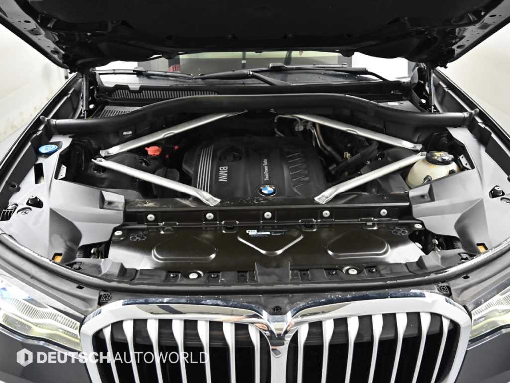 BMW X7 — photo 07