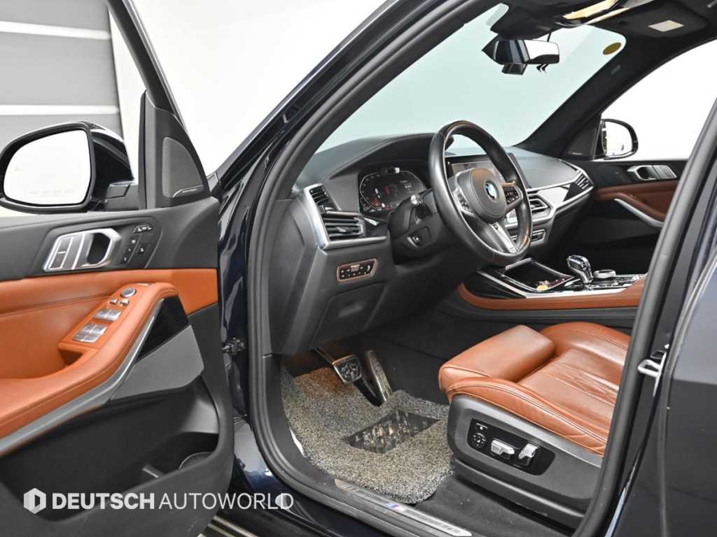 BMW X7 — photo 11