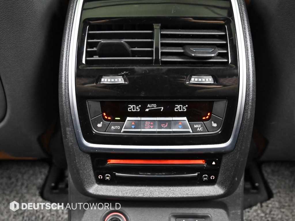 BMW X7 — photo 16