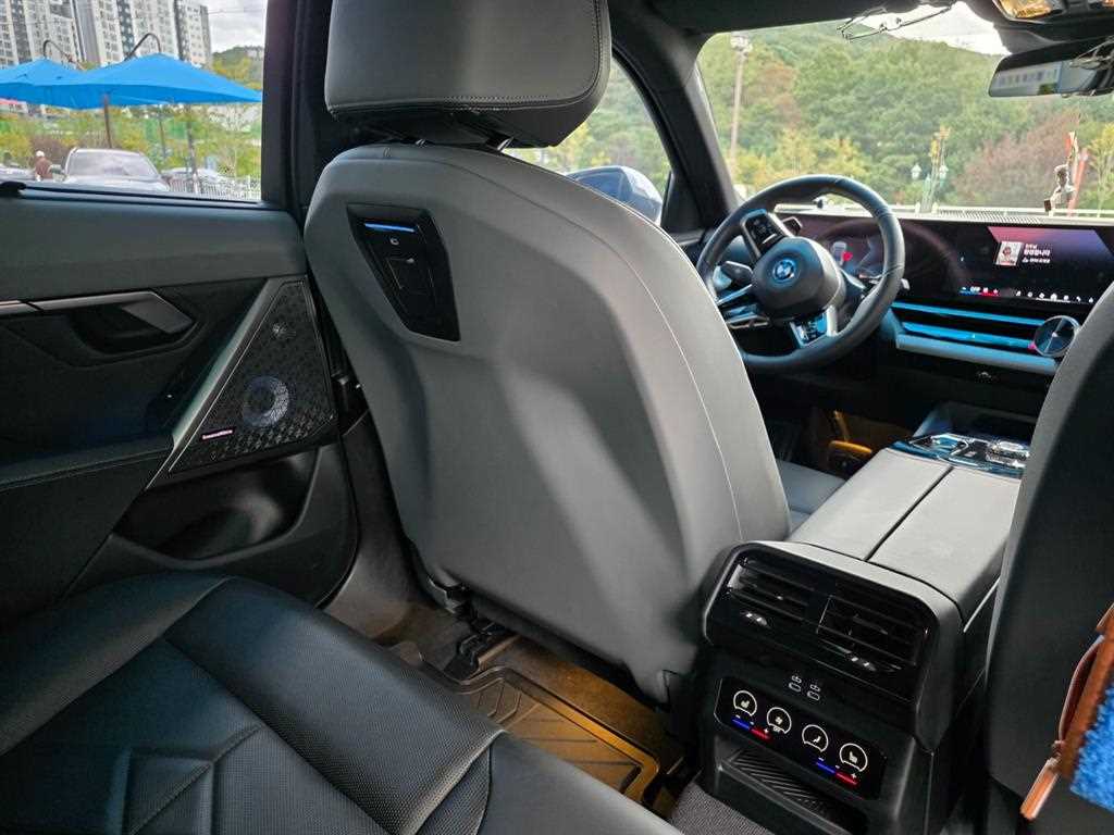 BMW 5-Series — photo 14