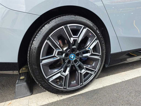 BMW 5-Series — photo 16