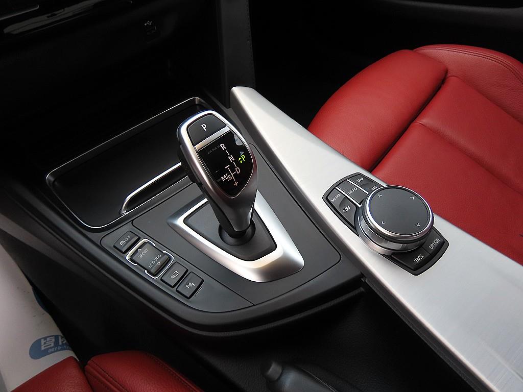BMW 4-Series — photo 11
