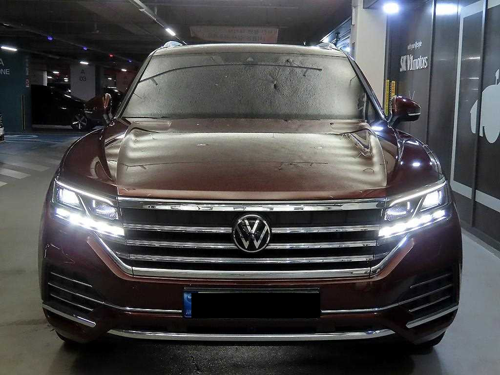 Volkswagen Touareg — photo 02