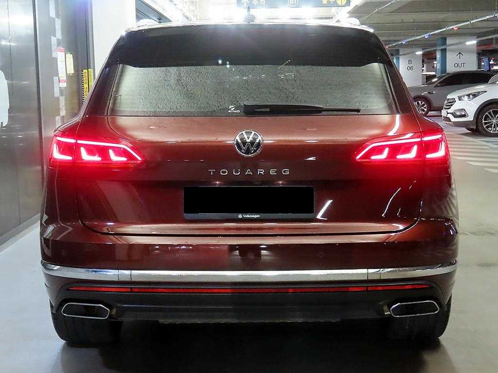 Volkswagen Touareg — photo 05