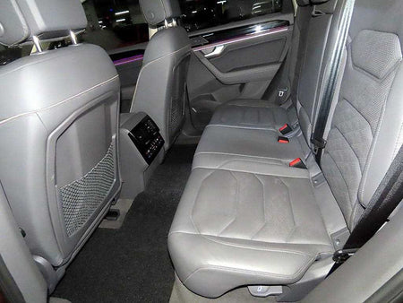 Volkswagen Touareg — photo 07