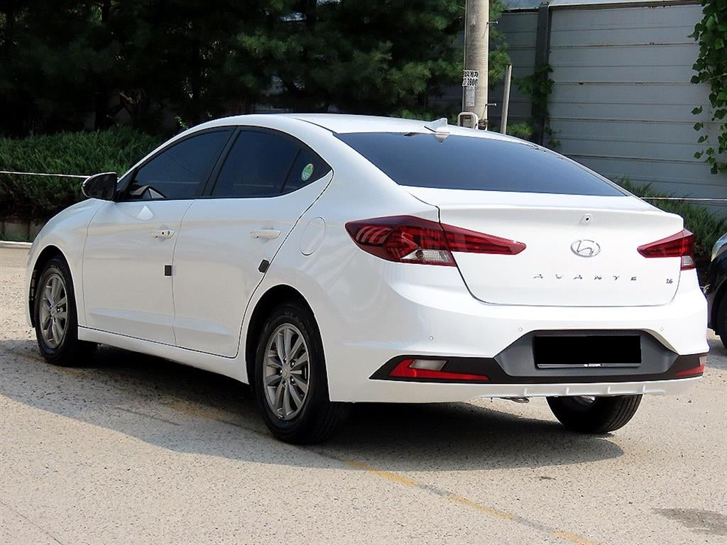 Hyundai Avante — photo 03