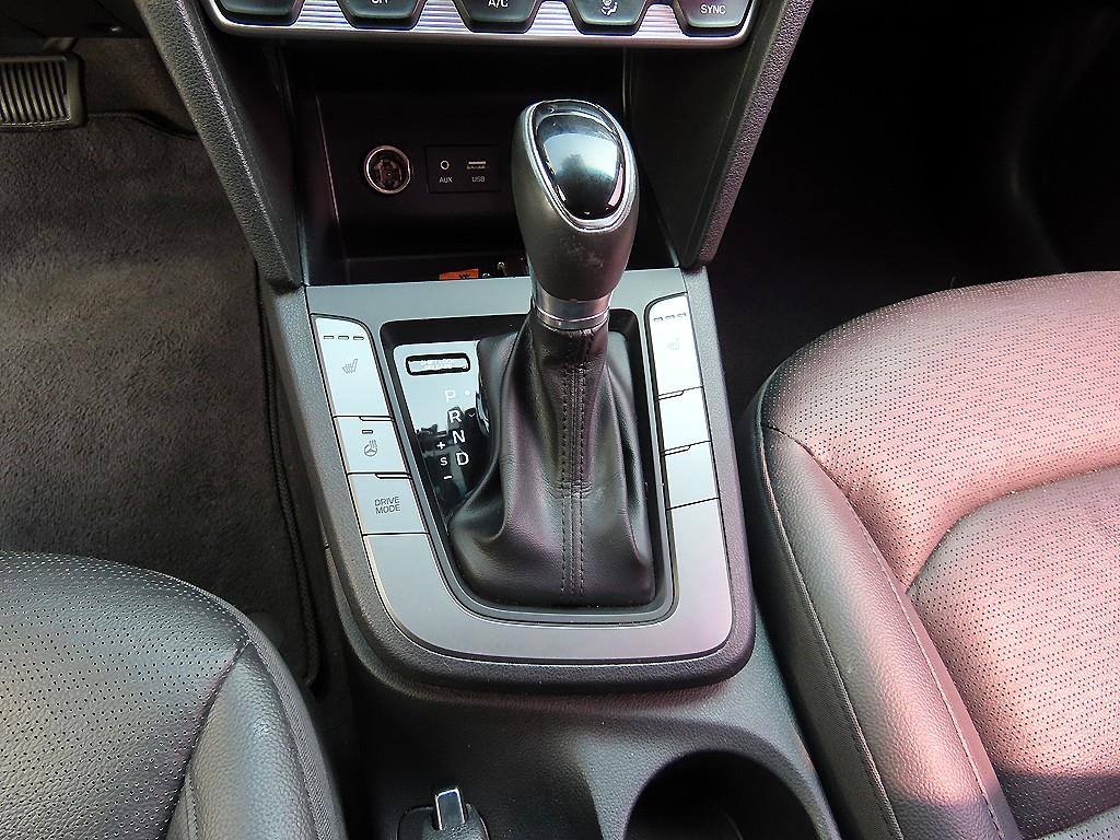 Hyundai Avante — photo 10