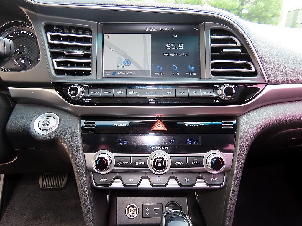 Hyundai Avante — photo 13