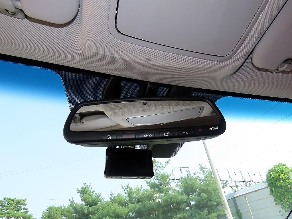 Hyundai Avante — photo 14