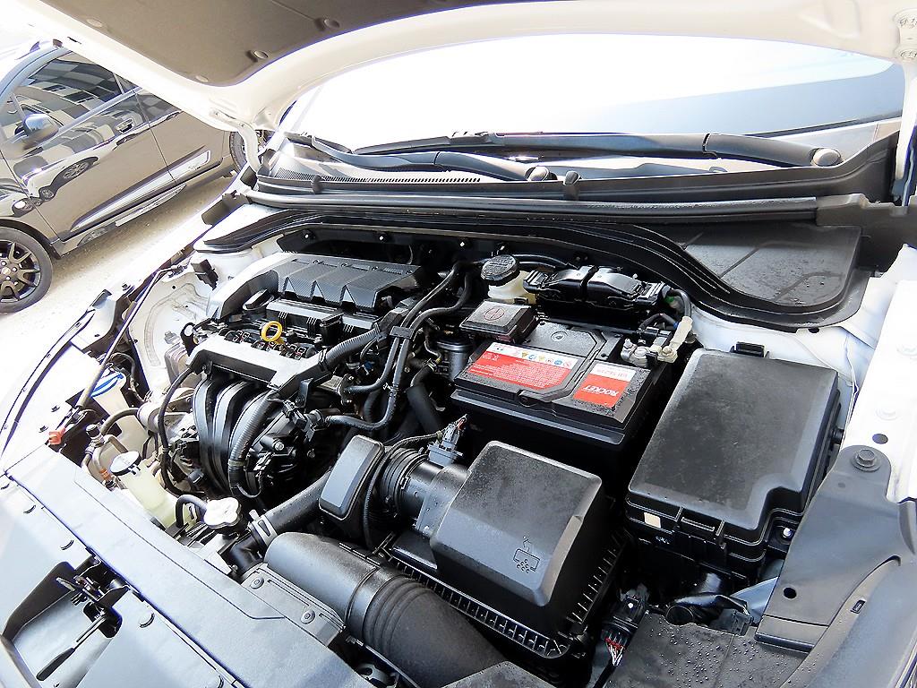 Hyundai Avante — photo 17