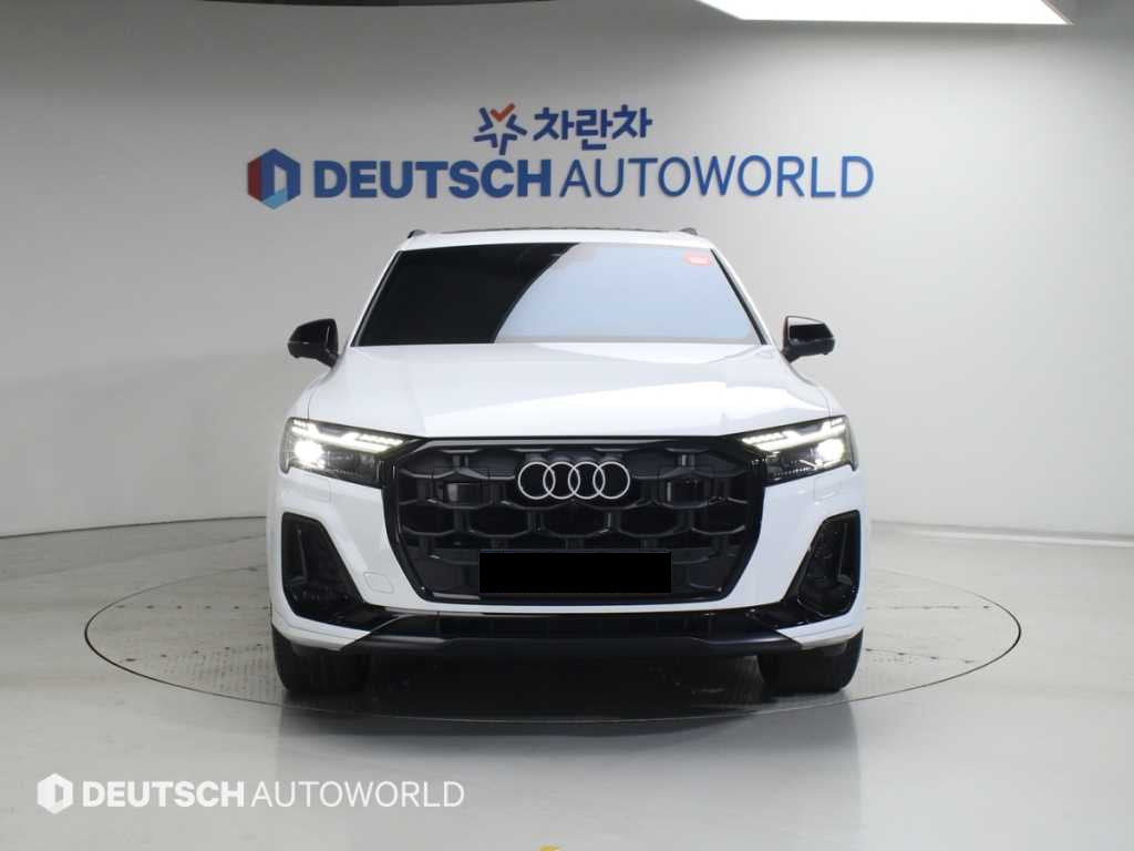 Audi Q7 — photo 03