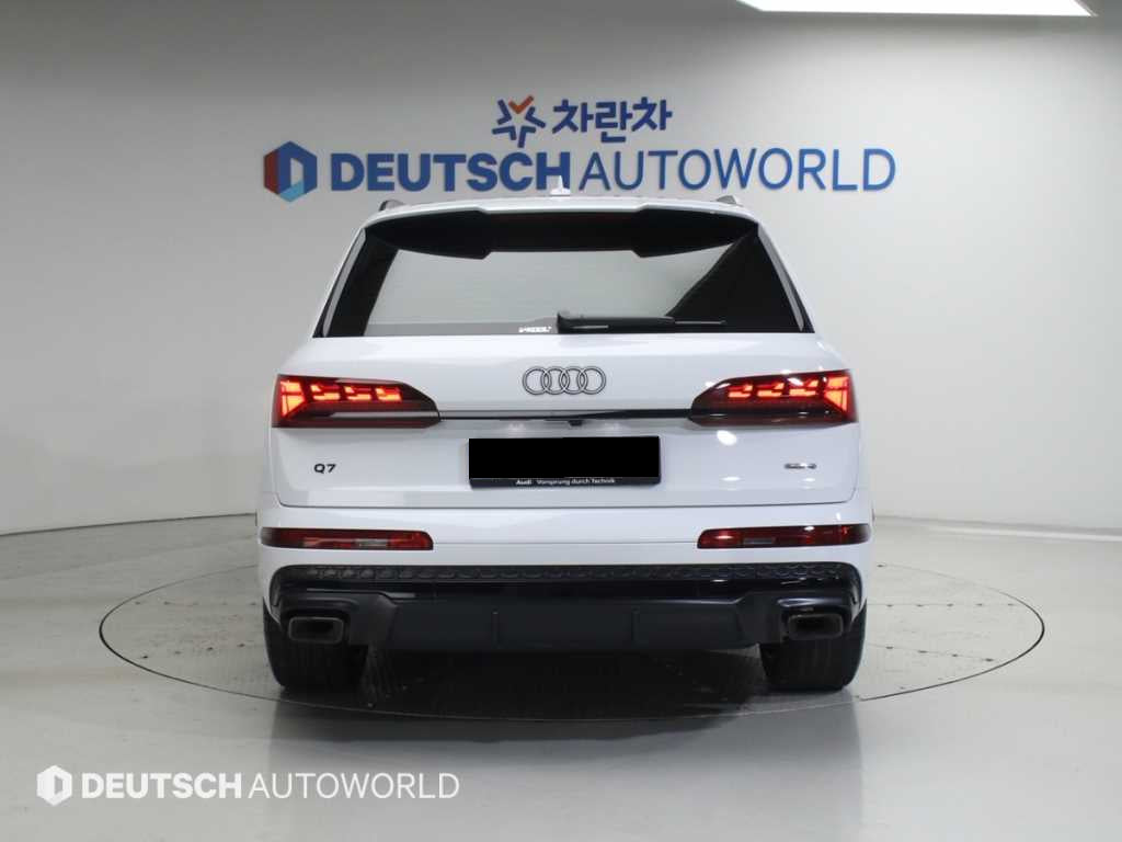 Audi Q7 — photo 04