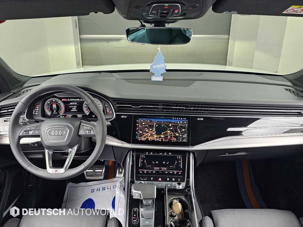 Audi Q7 — photo 07