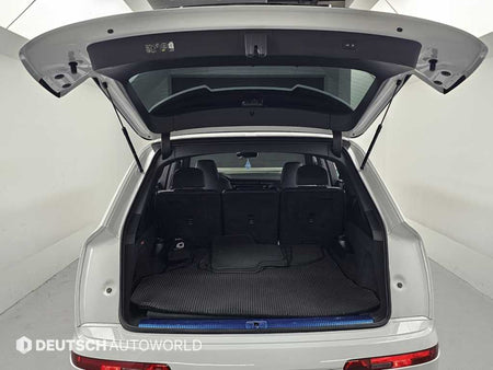Audi Q7 — photo 19