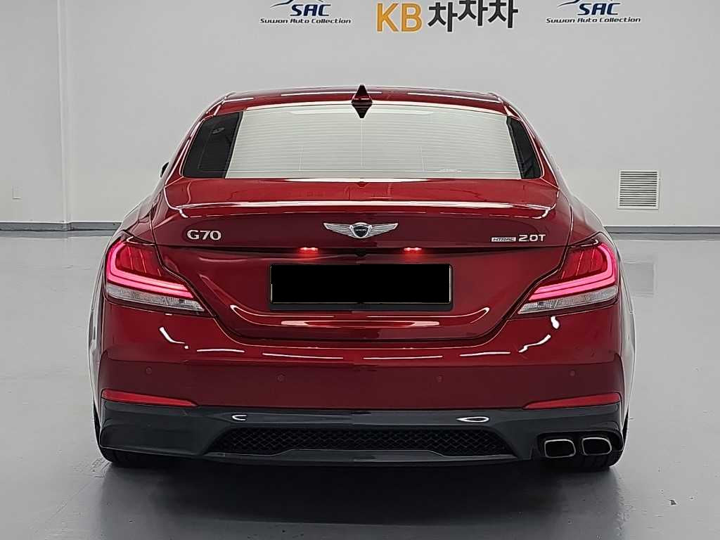 Genesis G70 — photo 03