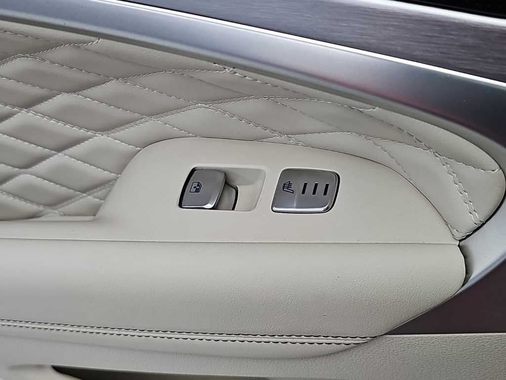Genesis G70 — photo 14
