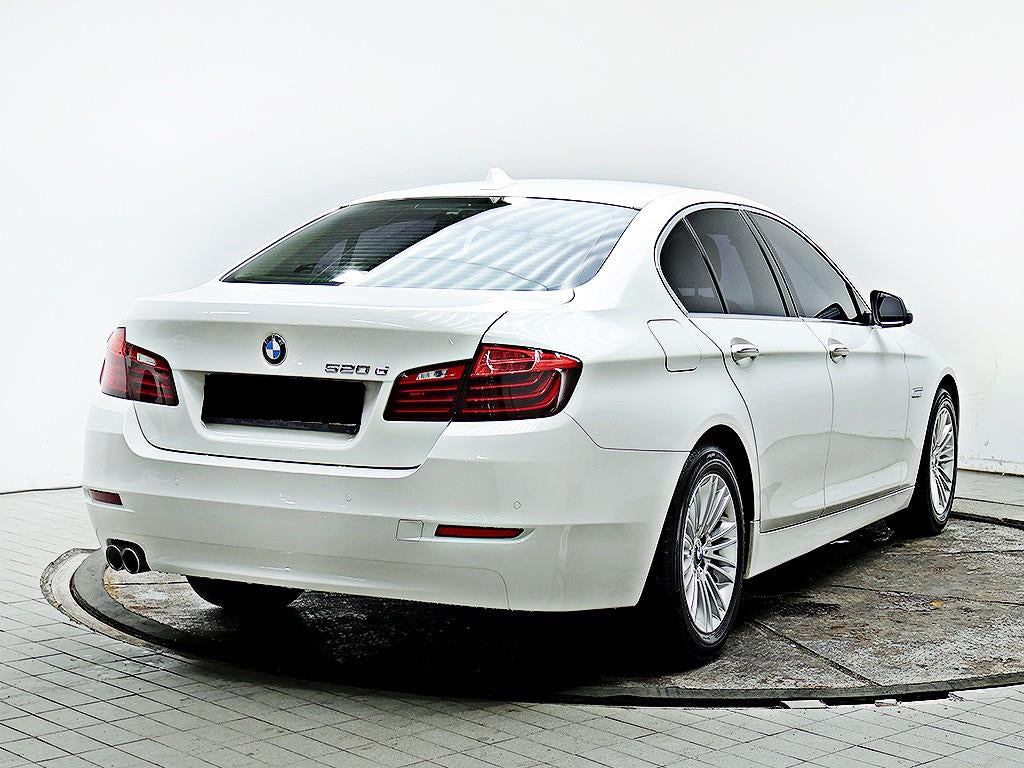 BMW 5-Series — photo 04