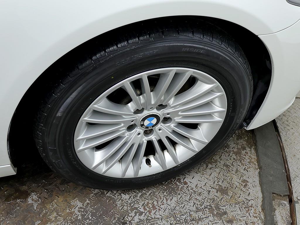 BMW 5-Series — photo 07