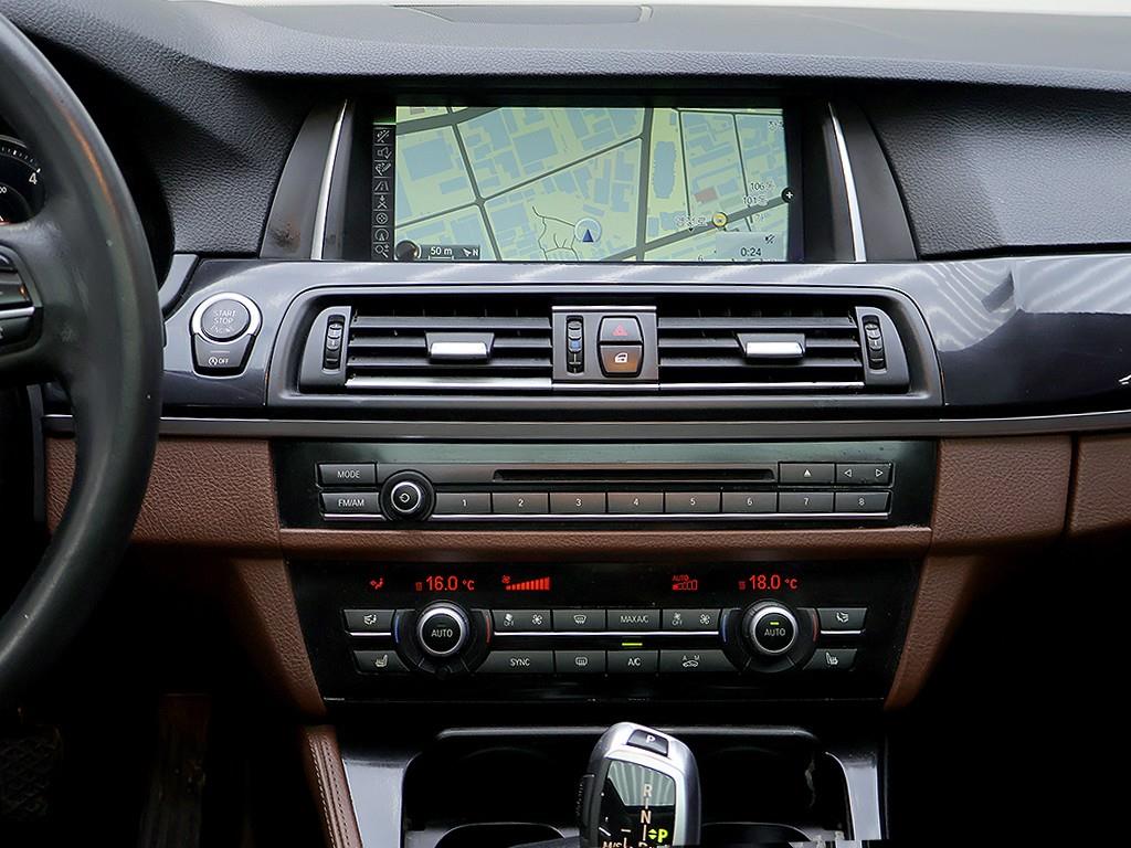 BMW 5-Series — photo 09