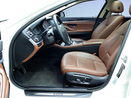 BMW 5-Series — photo 11